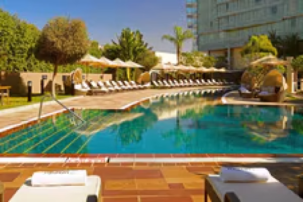 caiam-swimming-pool-5557-hor-feat